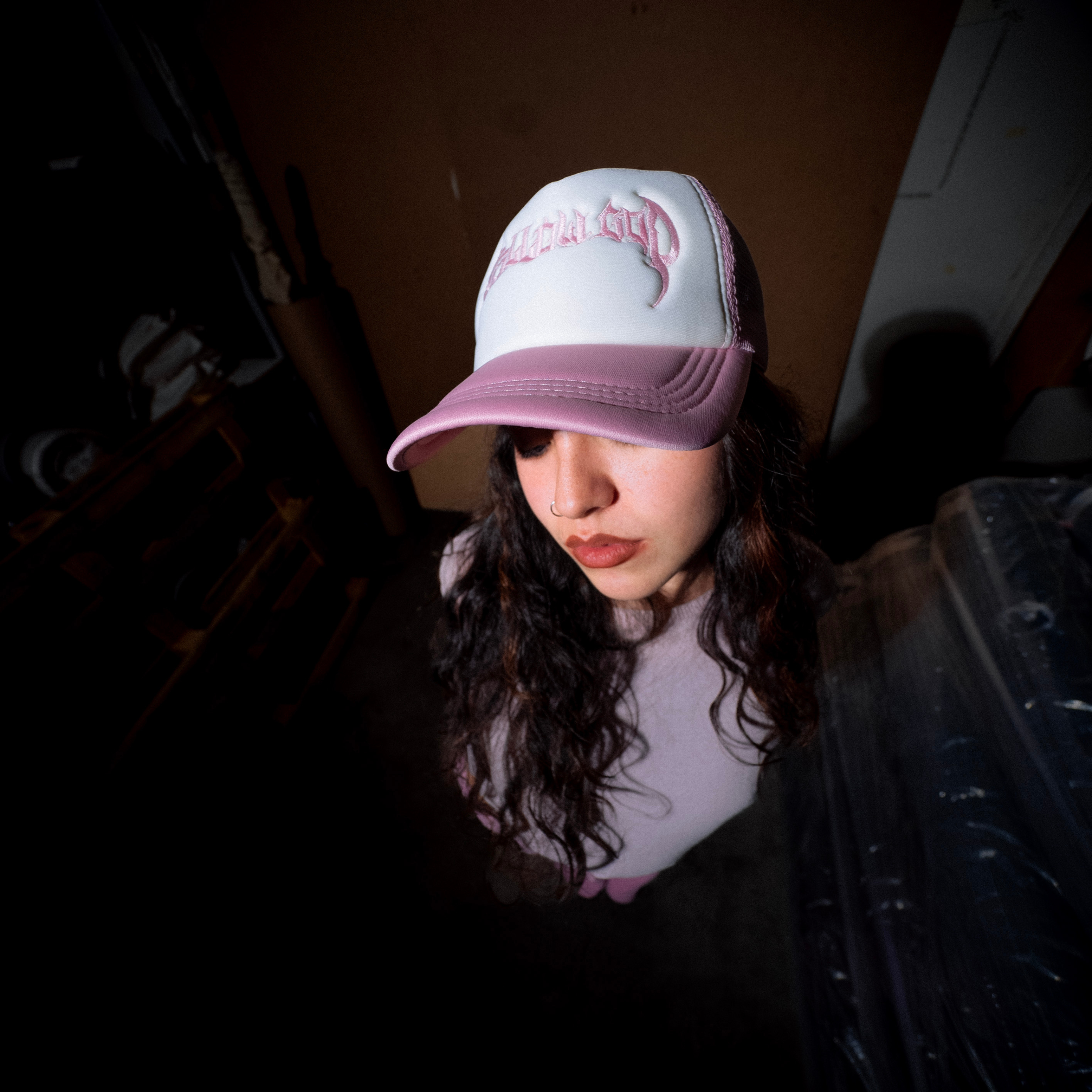 Gorra camionero, Follow God rosa