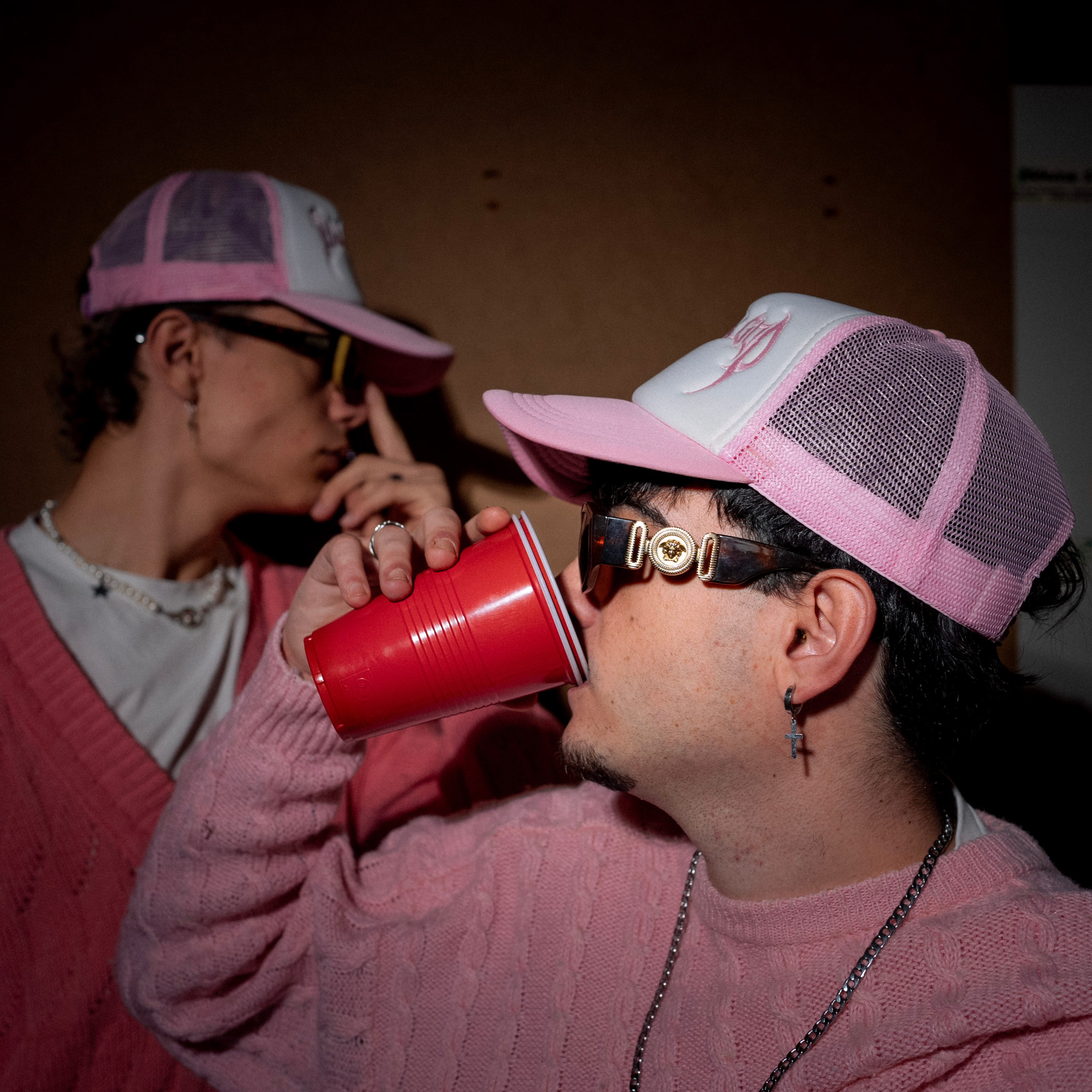 Gorra camionero, Follow God rosa