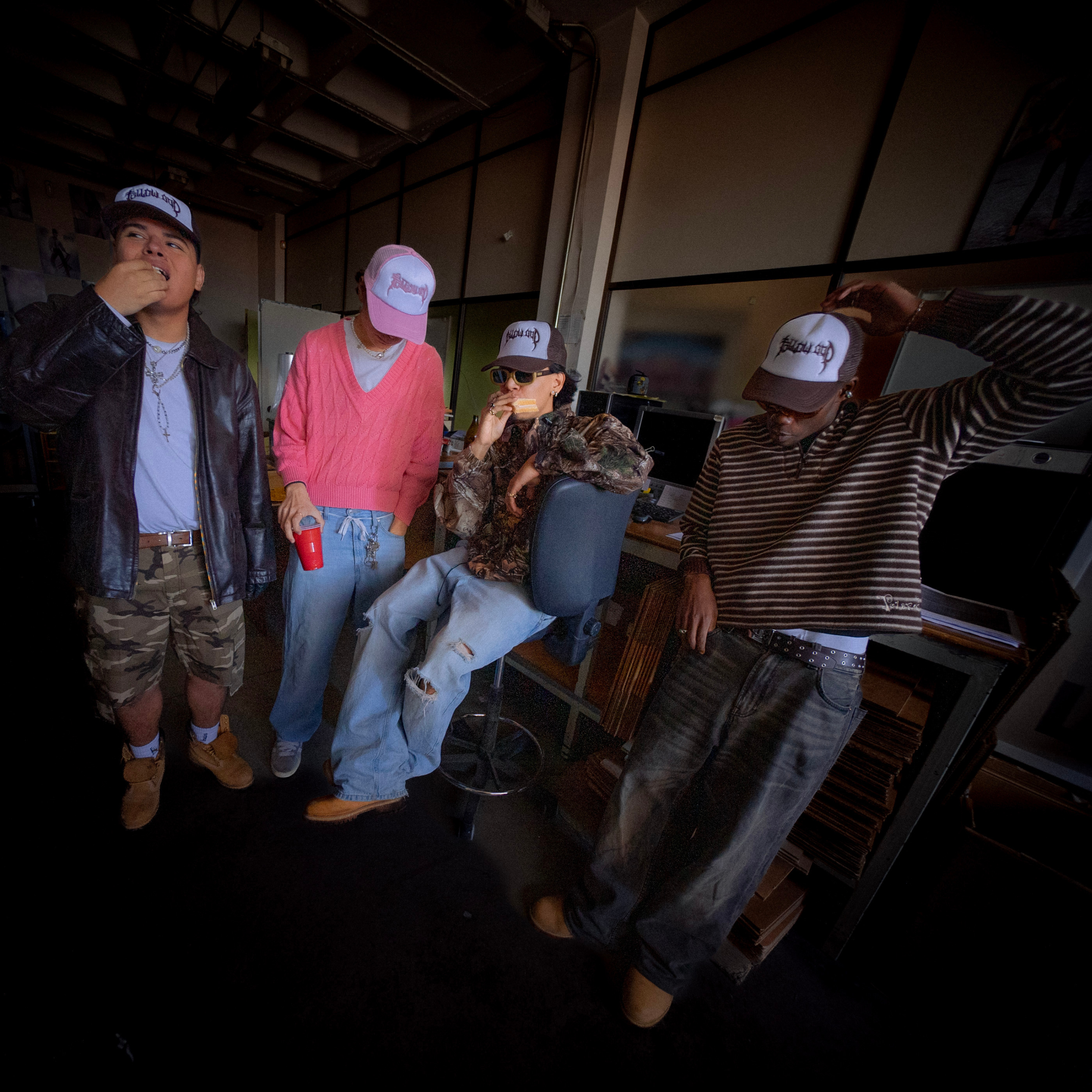 Gorra camionero, Follow God rosa