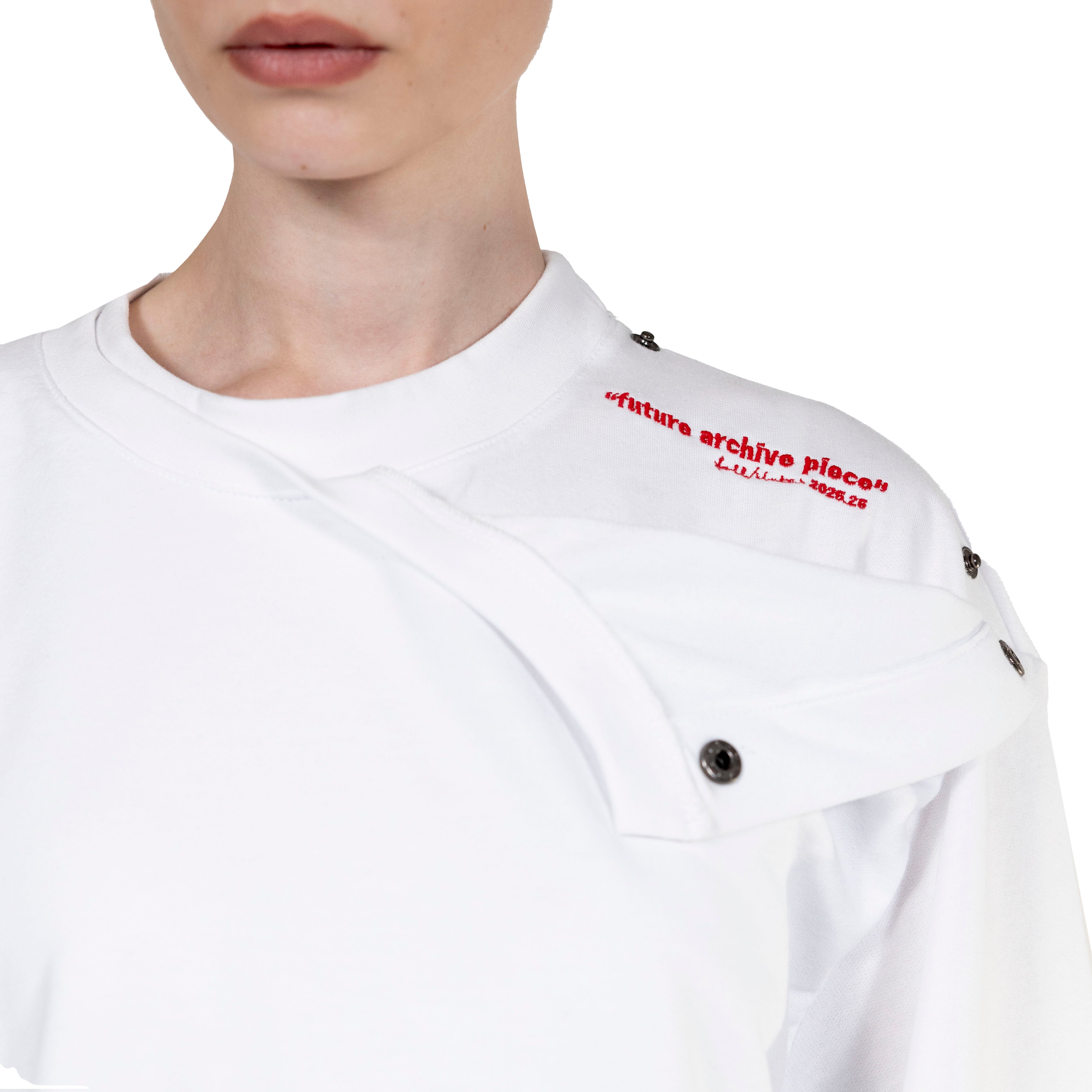 AILE MULTIPOSITION TEE - "THE BED".