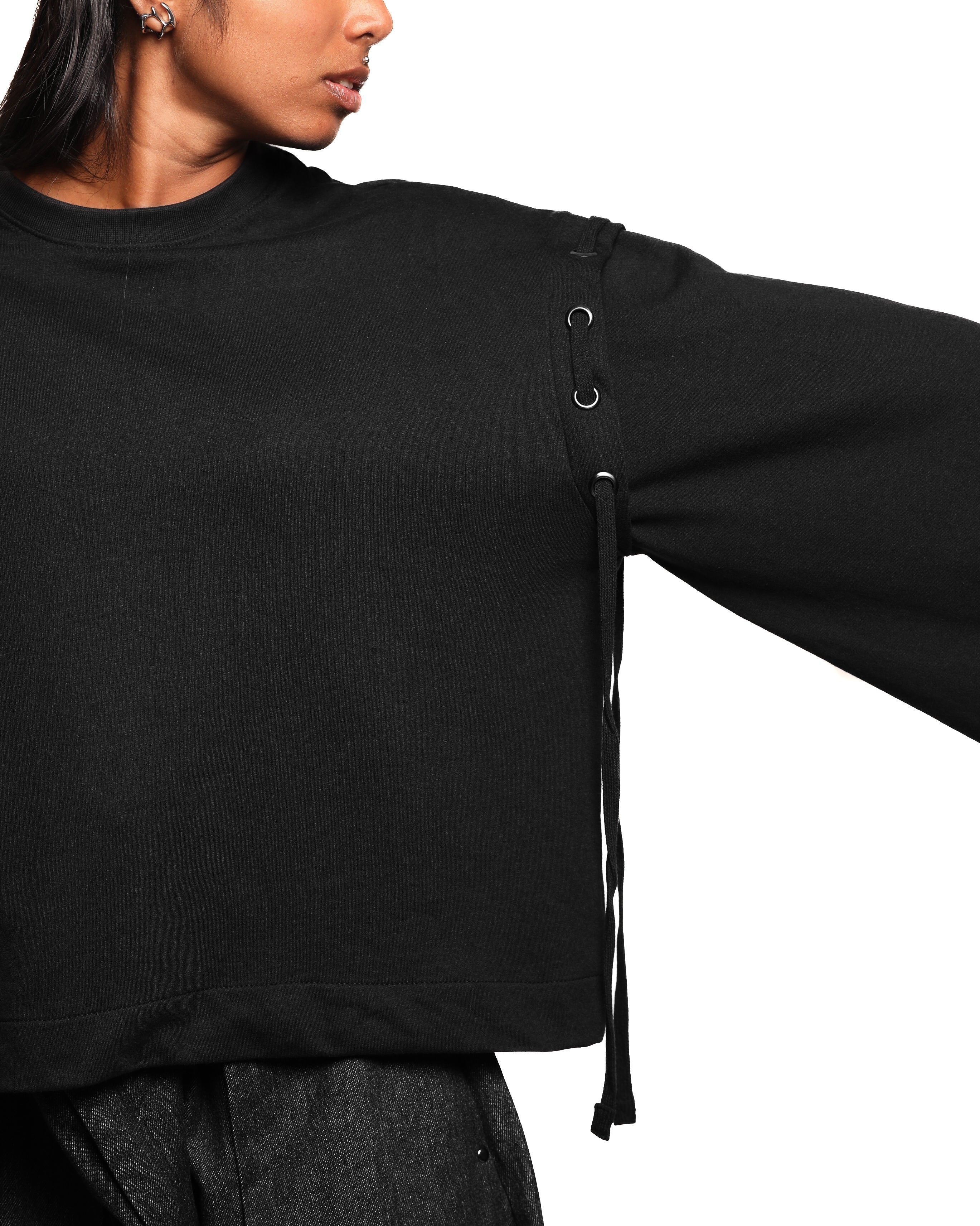 NOT TOO BASIC LONGSLEEVE T-SHIRT