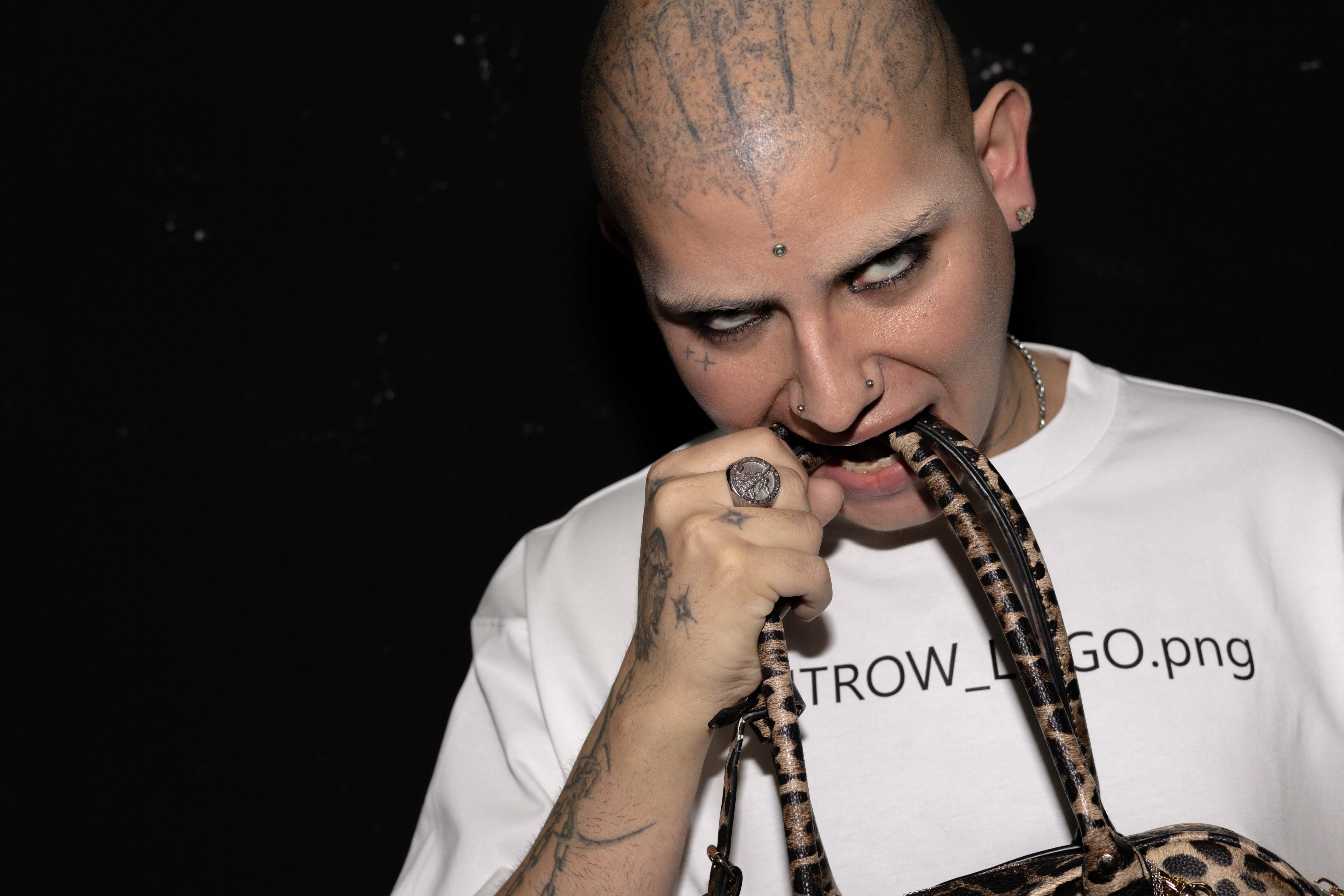 BRANDING TEE | FrontRowEU