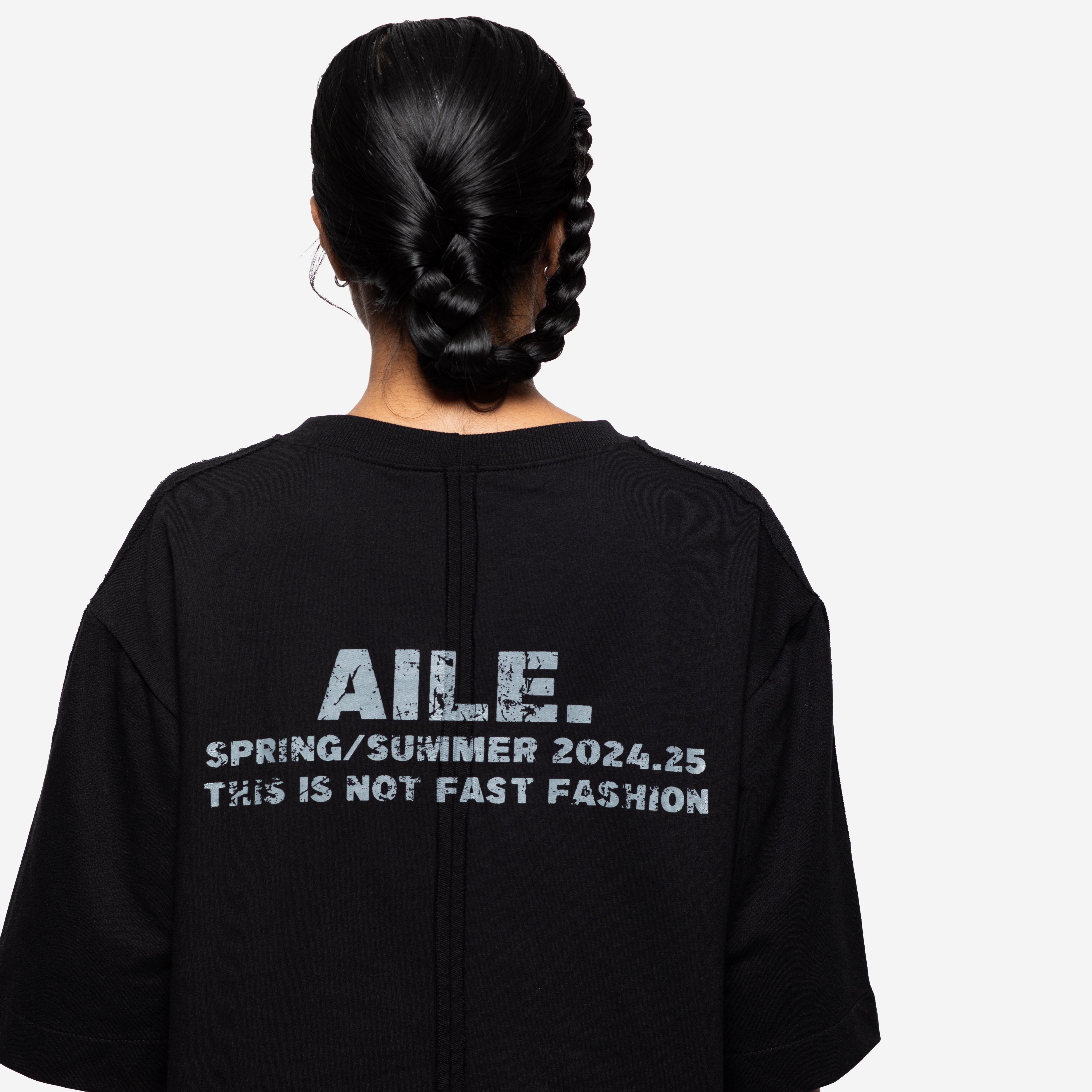 OVERSIZE CROPPED GRAPHIC T-SHIRT IN BLACK