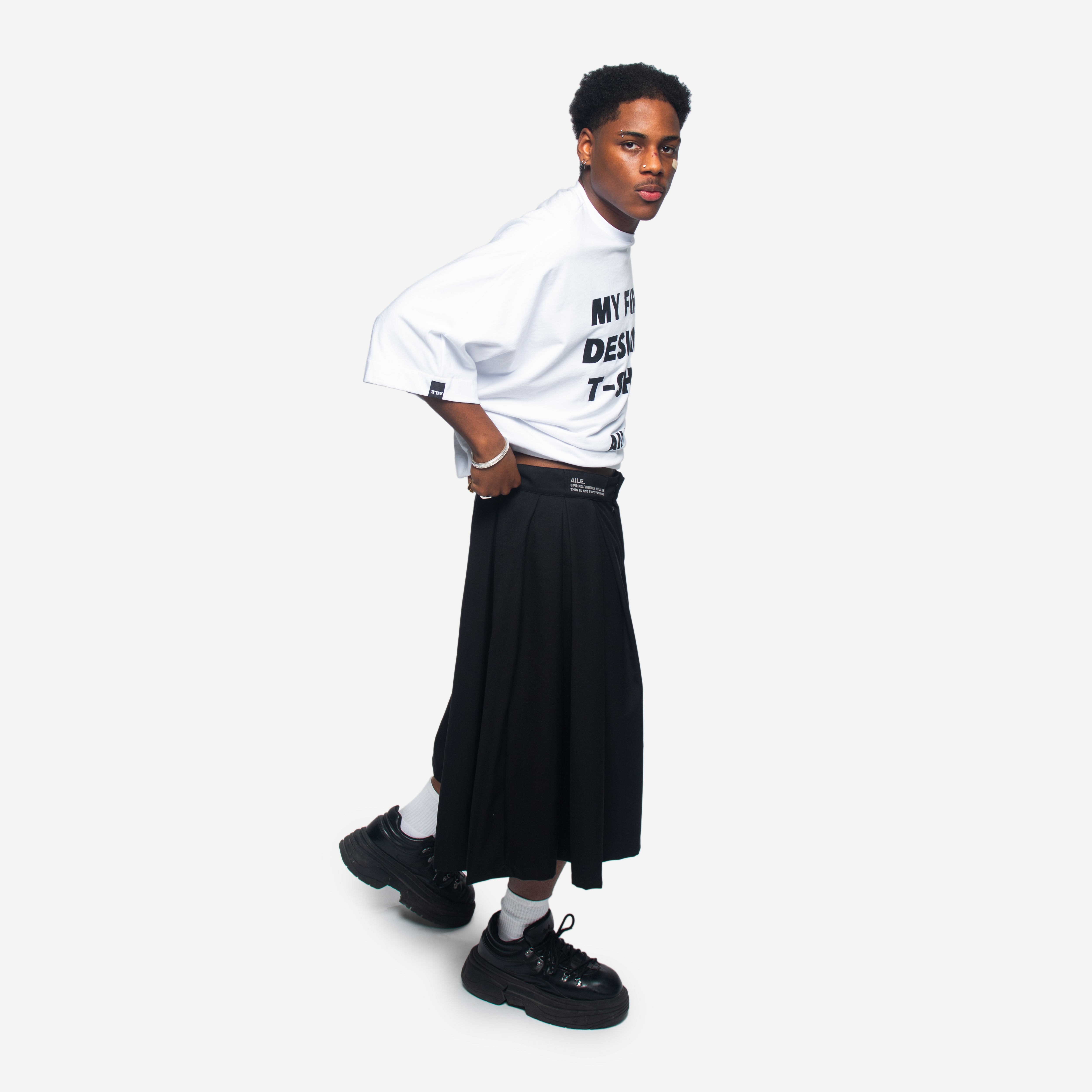 SHORT-SKIRT IN BLACK PRE ORDER